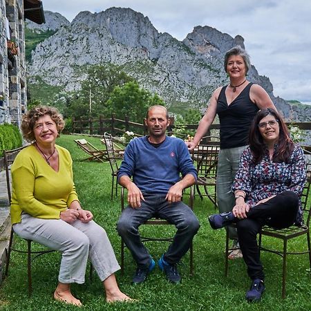 La Posada De Cucayo Dobres Eksteriør billede