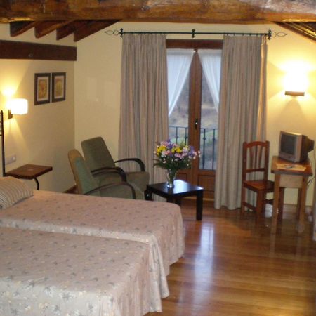La Posada De Cucayo Dobres Eksteriør billede