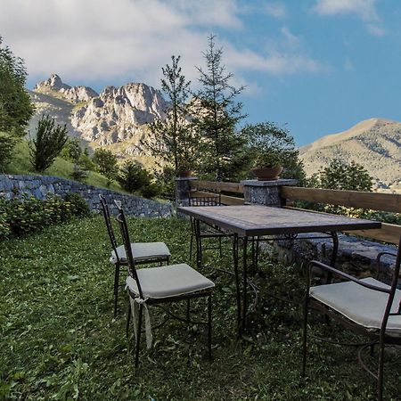 La Posada De Cucayo Dobres Eksteriør billede